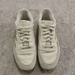 Reebok Skor - Reebok skor använda fåtalet gånger inga stora tecken på användning   Pris kan diskuteras 