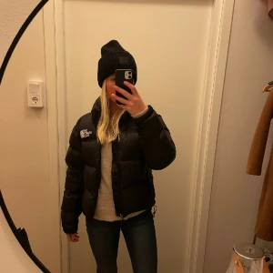 The north face jacka  -  The north Face jacka i storlek S, som ny! Inga defekter eller liknande. Nypris 3 899. 