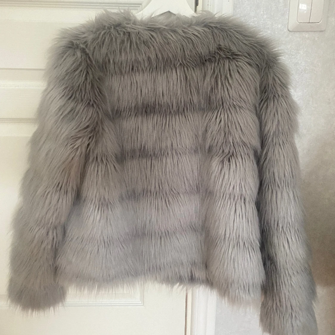 Grå pälsjacka - 91
