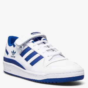 Adidas Forum low - Säljer dessa i stolek 42, inga större slitningar! Kan skicka bilder vid intresse.