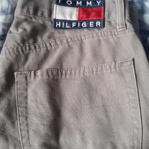 Tommy Hilfiger jeans gråa - Storlek 32/34