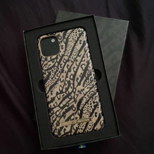 Ideal of Sweden  - Säljer oanvända ideal of Sweden skal för iPhone 11 PRO max. Fick dom av min syster men kom aldrig till användning! Nypris 249kr❤️