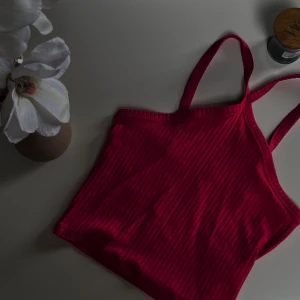 Topp - Så fin topp men har bara inte kommit till användning. I nyskick 🩷