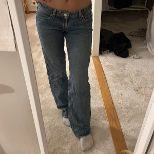 Lowwaist bootcut jeans ❤️ - Säljer dessa jättefina byxorna! Perfekt skick ❤️ nypris- 600kr 