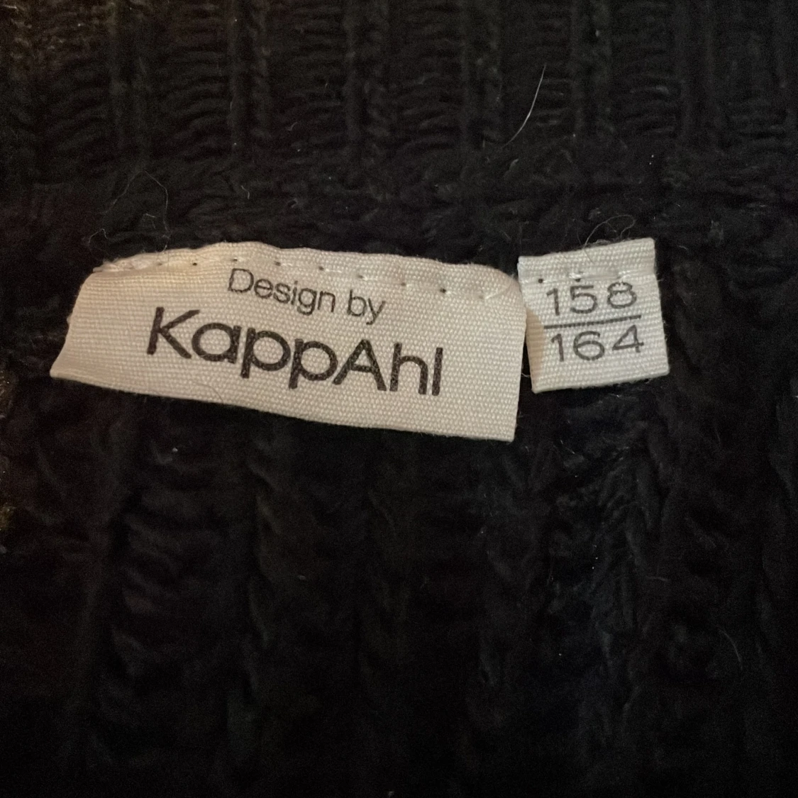 Stickad tröja med krage - 91