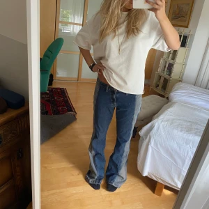 Coola jeans - Säljer dessa populära weekday jeansen. Storlek 31 men sitter najs lite baggy på mig som är en 36/38