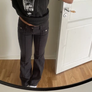 Jeans  - Säljer dessa jeans från hm som är slutsålda hör av er om ni är intresserade , aldrig andvända 