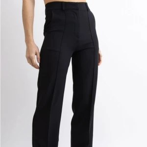 Kostymbyxor - Svarta kostymbyxor från Madlady, extra långa.  Köparen står för frakt.