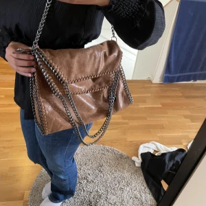 Brun väska - Super snygg väska 