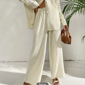 Vit set - Jätte fin vit set använd 2 ggr och ser ut som ny 