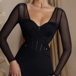 Oh polly svart klänning  - Helt ny, testades en gång. Köptes för 69 pounds + 100 frakt och 230 tull.