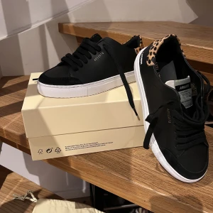 Axel Aregato Clean 90 Triple sneaker - Helt nya aldrig använda. Storlek 36