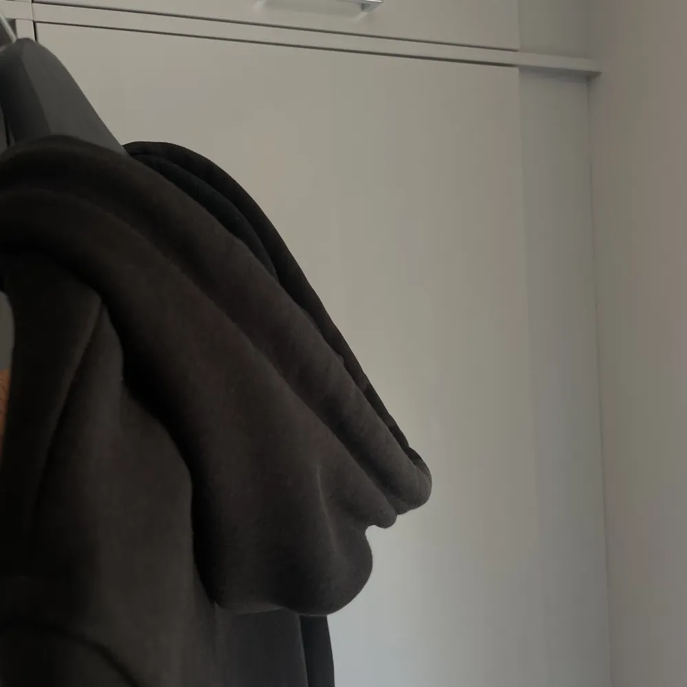 Comme des garcons zip hoodie.  Bra skick.  rep.. Hoodies.