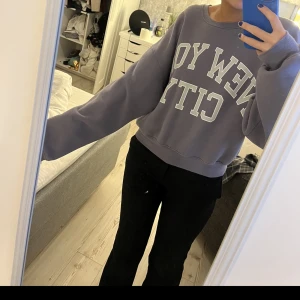 Sweatshirt  - Fin sweatshirt från bikbok 💙