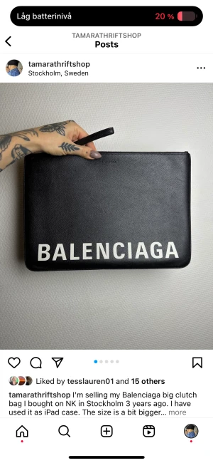 BALENCIAGA KUVERTVÄSKA - använd som iPad fodral men i grymt skick då det är äkta Balenciaga är kvaliteten tiptop. Kvitto o dustbag medföljer. Inköpt på NK 2020 för 6375kr