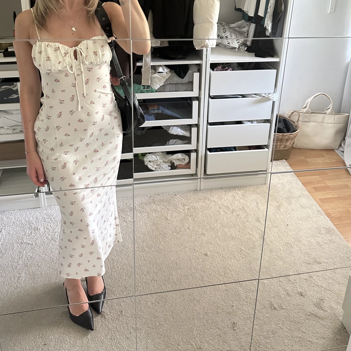 Blommig klänning Gina tricot - 90