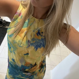 Klänning - Så fin klänning till sommaren i storlek 36/38💞