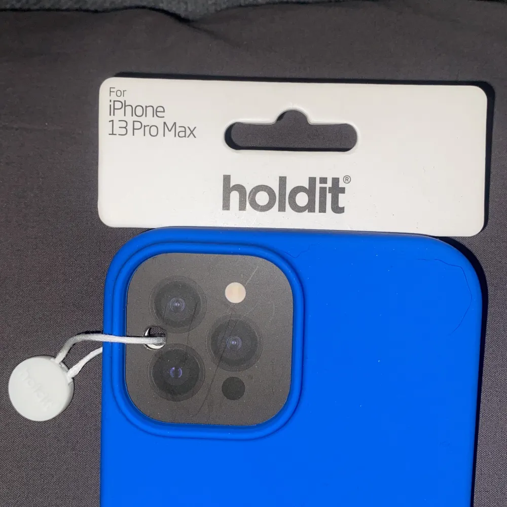 Passar till: Iphone 13 Pro max Färg: Blå Material: Silikon   Båda för 140kr, 100kr för 1. Accessoarer.