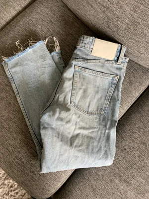 Zara jeans capri längd så snygga  - Supersnygga till sommaren dyra i inköp 599 kr 