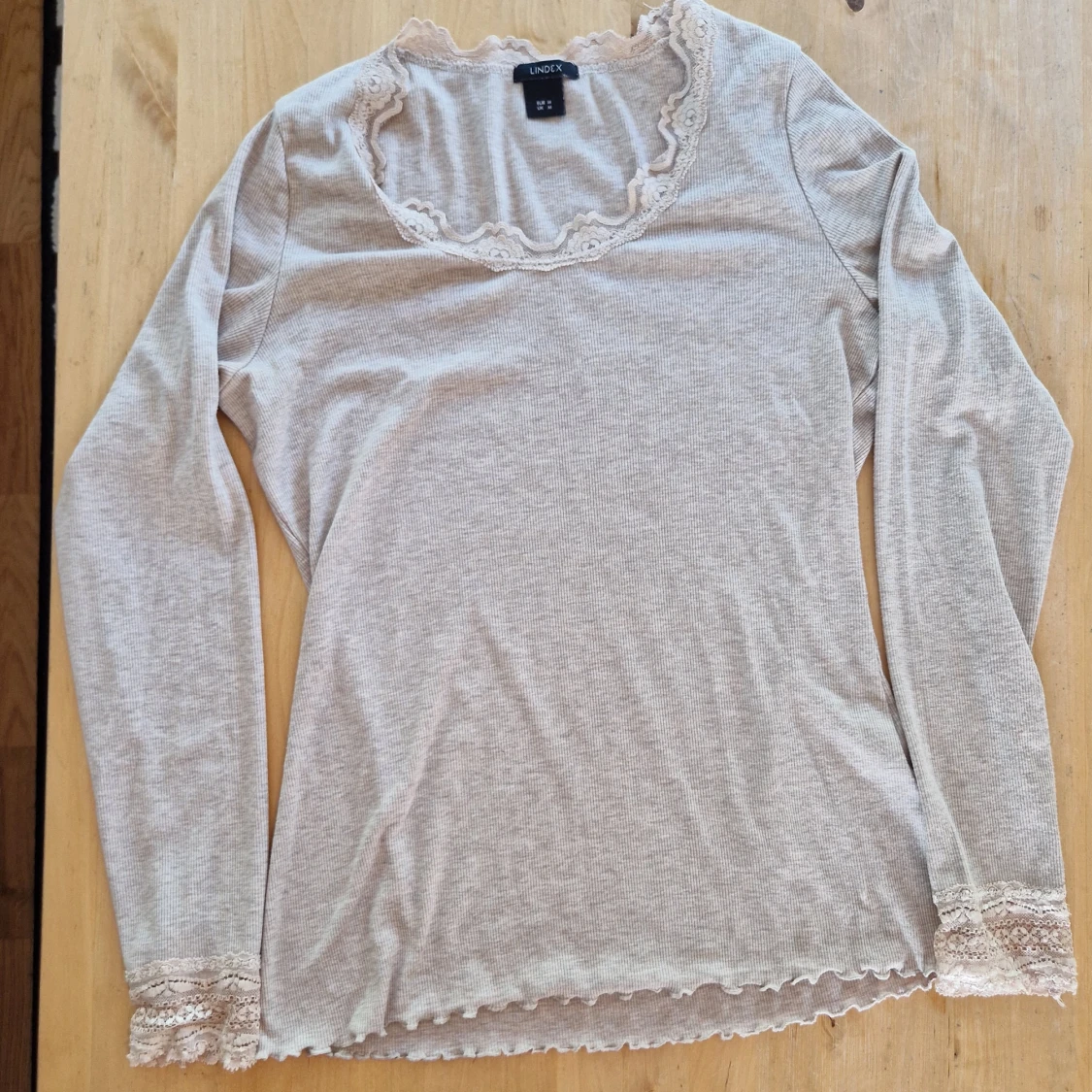 Långärmad med spets - 91