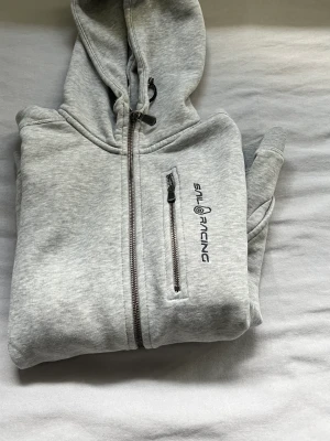 Sail racing hoodie - Sail racing zip. Skick 8/10 inga fläckar, ser ut som ny.