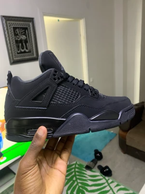 Jordan 4 black cats  - Fett fina jorden 4 black cats Finn tillgänglig 