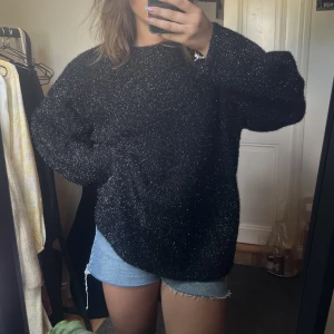 Glittrig stickad  - Använd typ 1 gång 