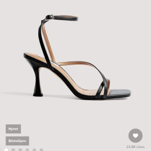 Klackskor från nakd - Använda en gång, är som nya. 