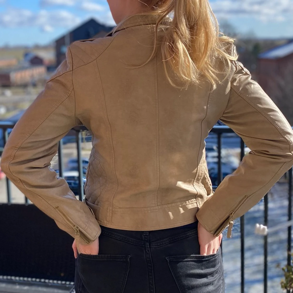 Beige skinnjacka - 90