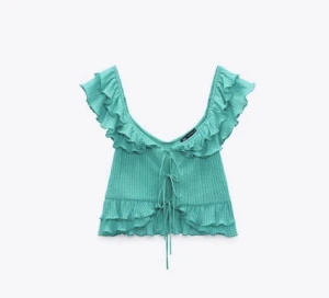 Zara topp - Säljer denna super fina turkosa toppe från zara, som kan användas åt båda hållen! Endast använd 2 gånger och kommer inte längre till användning. Köp direkt för 250kr ink frakt💚💙