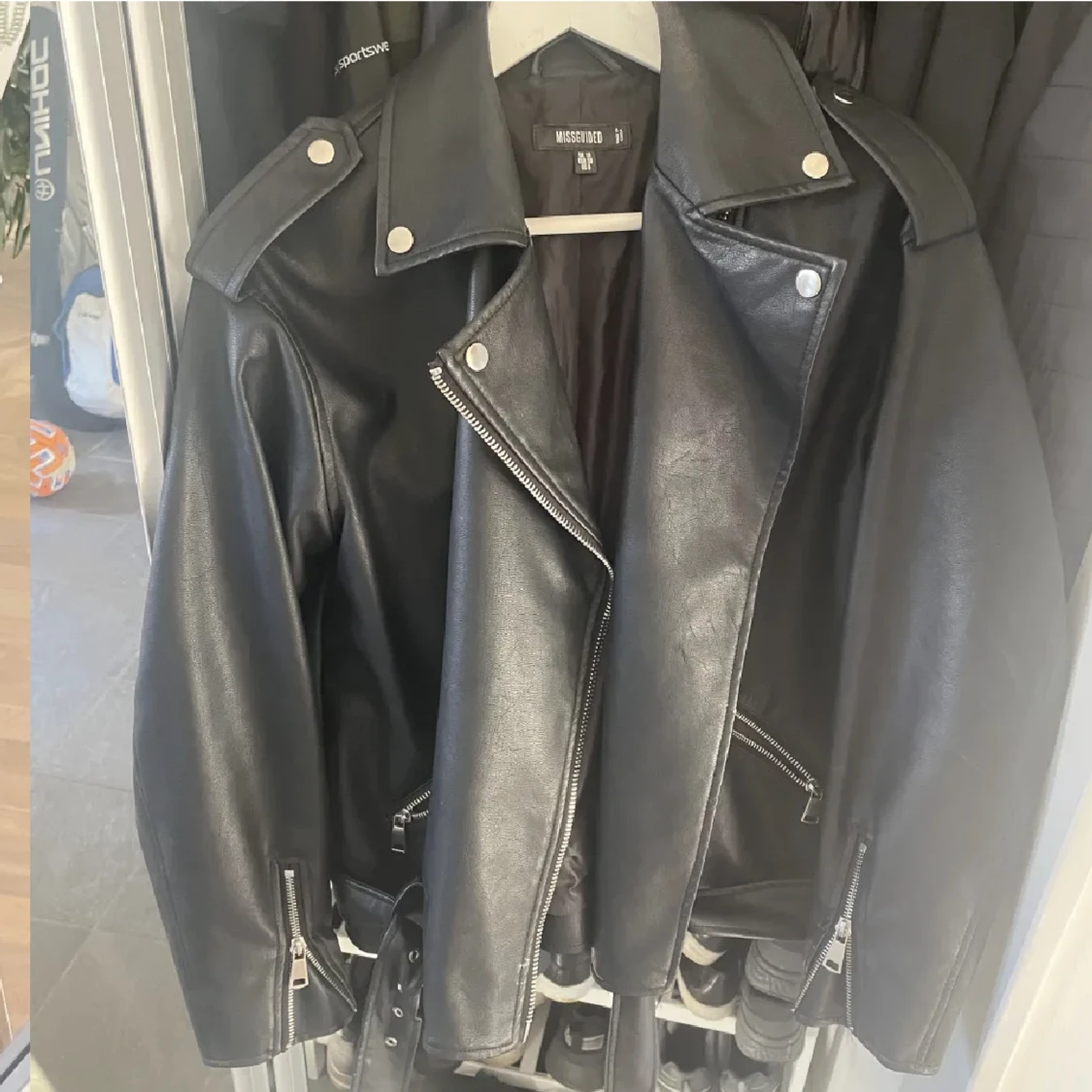 Svart skin jacka - 91