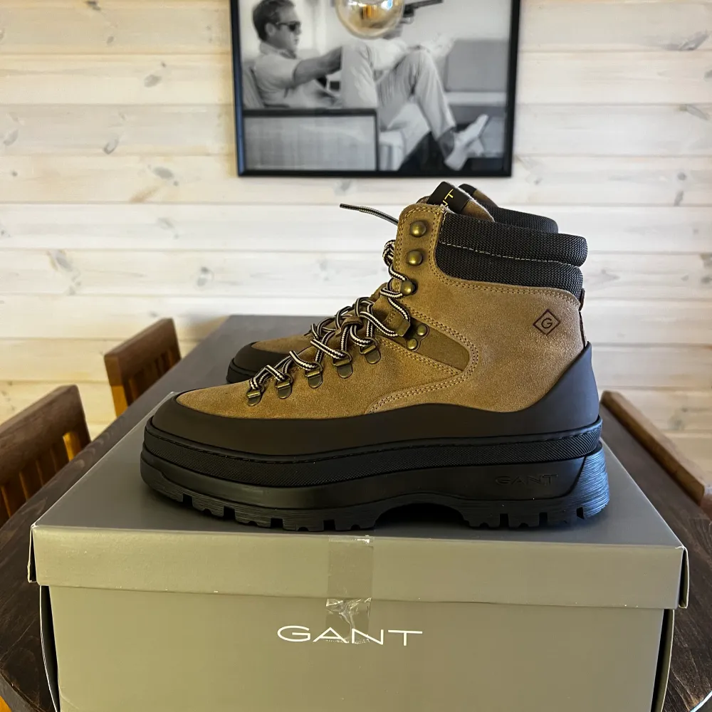 Fodrade boots från Gant  Helt nya, strl 41-45  Nypris 2600kr   Skicka ett meddelande om du har några frågor!. Skor.