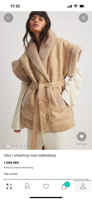 Väst - Hanna schönberg - Helt ny väst från NA-KD - picked hanna schönberg.  Köpte två storlekar och missade returtiden. Därav helt ny med lappar kvar. Nypris 1100, Säljer för 900kr eller bud 