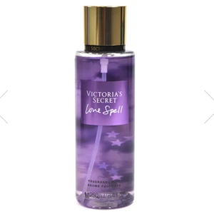 victoria secret body mist - säljer min helt oanvänd victoria secret body mist! nypris 250 men säljer för 120kr