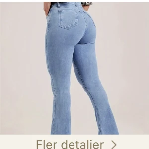 Jeans - Utsvängda jeans i gott skick 