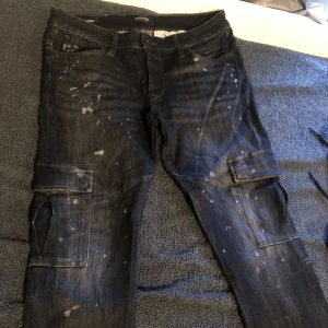Jack&Jones jeans - Ett par fina jeans från jack&jones i storlek 30/32 för bara 400