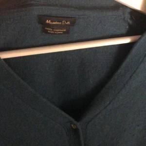 Massimo Dutti kofta - Blå kofta från Massimo dutti i Kashmir!