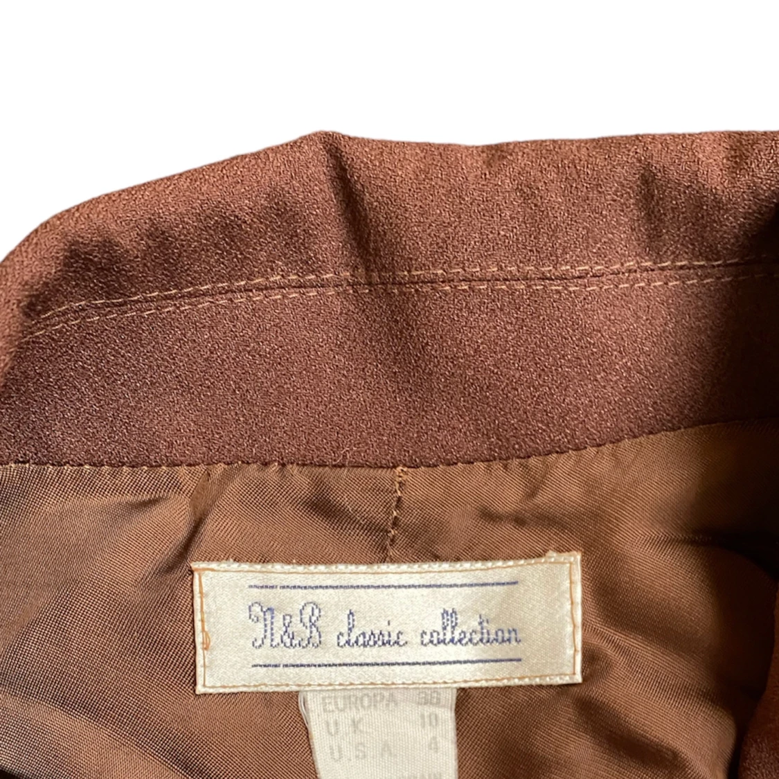 brun kavaj med knapp - 91