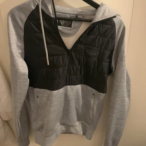 Mc kenzie hoodie - Inget fel på den använd 2 gånger 