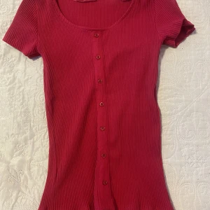 Rosa t-shirt  - Fin t-shirt i storlek xs