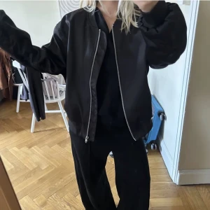 Jacka  - Skit snygg jacka som passar till allt