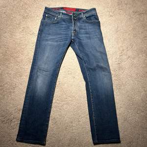 Säljer nu mina Jacob Cohen jeans storlek 32.