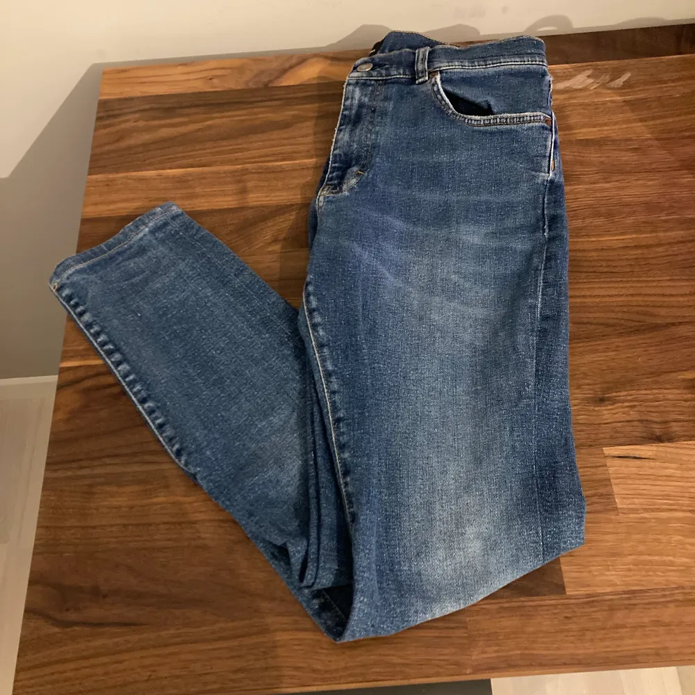 Hej, säljer dessa jätte fina j Lindberg jeans i slim fit model/passform! Frågor tar vi imot via chatten via plick! Tveka inte ny pris 1599kr! Steal!. Jeans & Byxor.