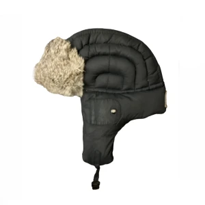 fluffig ushanka mössa - säljer denna ascoola fluffiga ushanka mössan. pälsen är riktig den är i bra skick förutom några lösa tråda som kan fixas. om du har frågor så är det bara att kontakta mig.