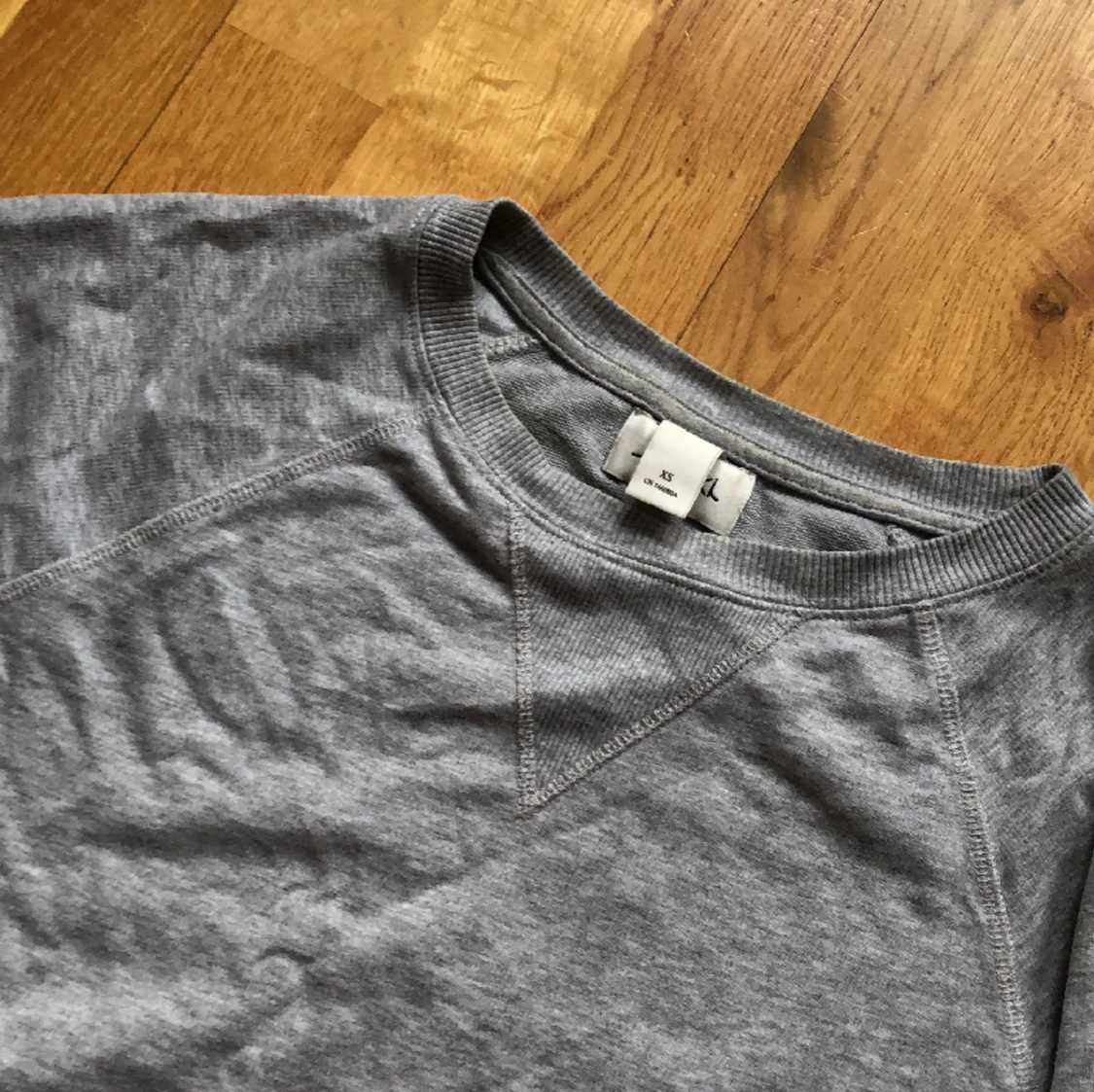 Grå tröja - 91