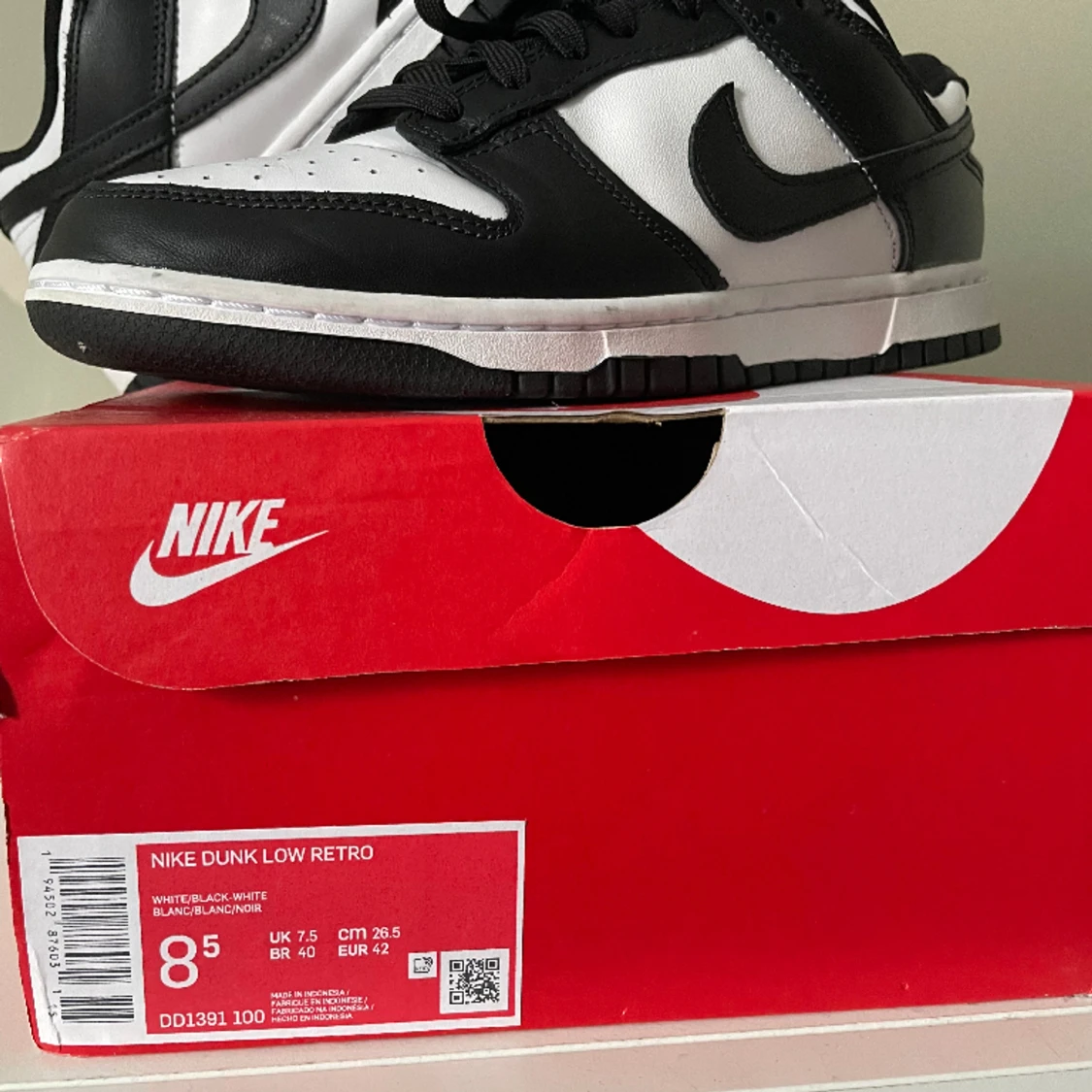 Nike Panda Dunks - 90