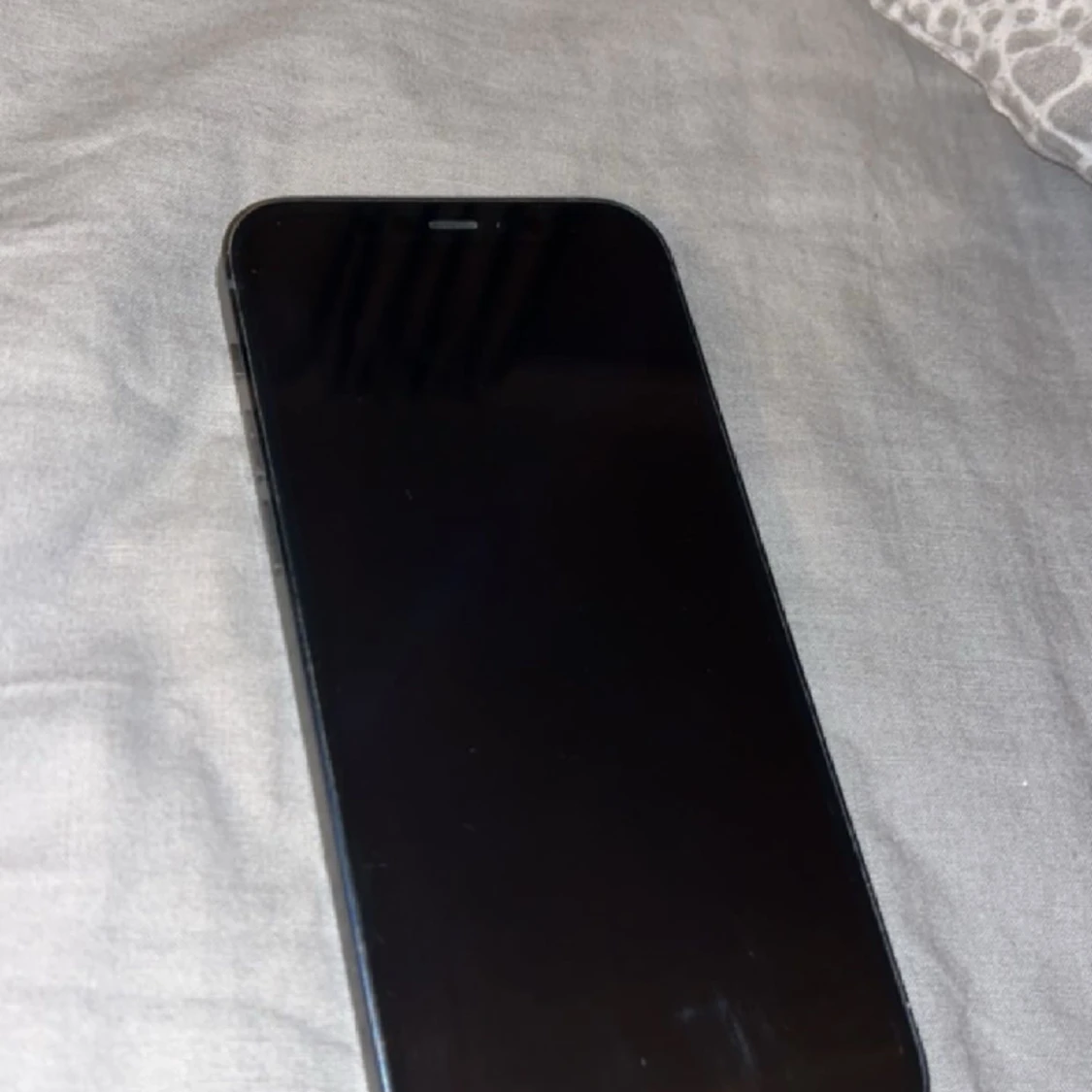 iPhone 12 + skal - 90