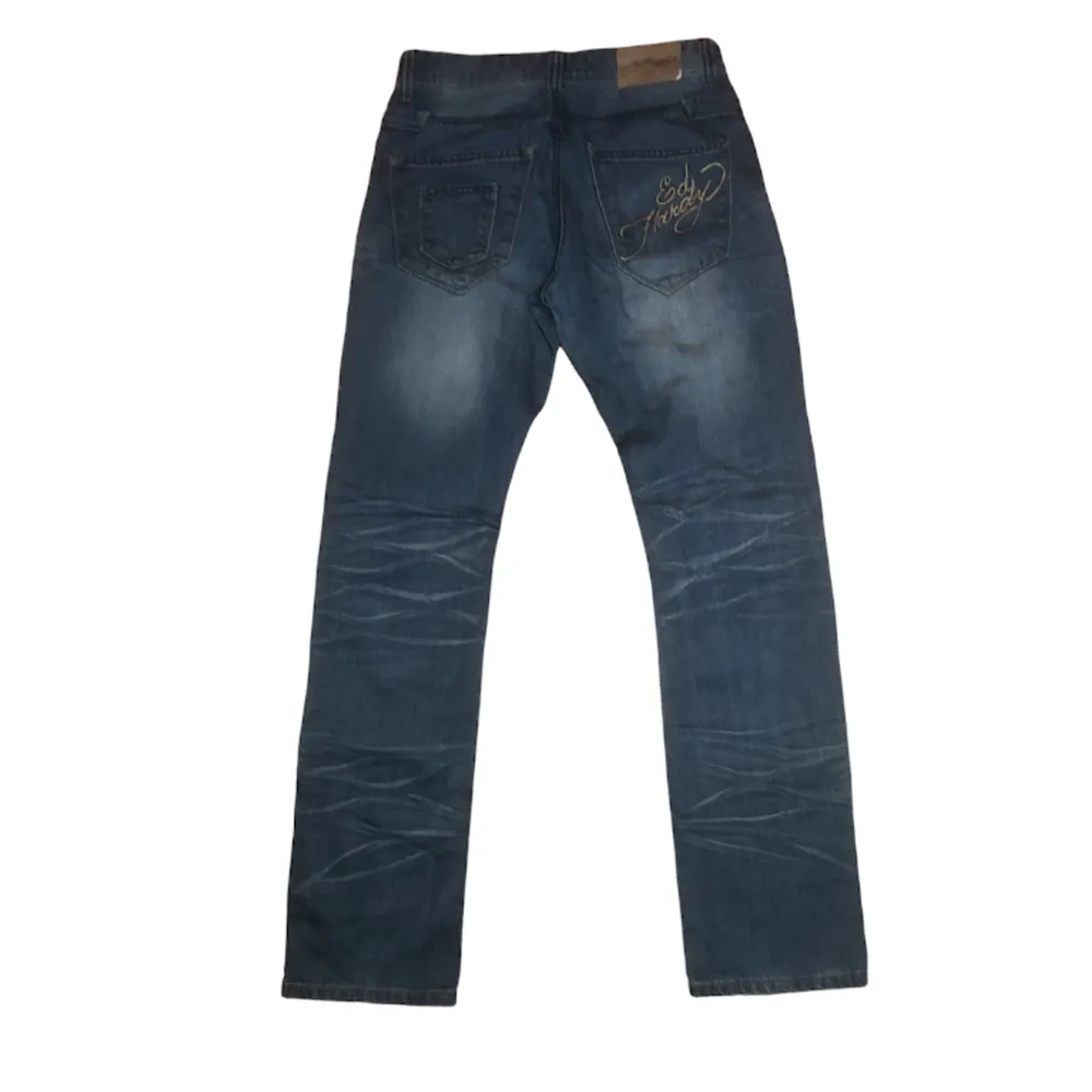Tja! Säljer nu dessa ed Hardy jeans som är i bra skick. De är size 30 och 110cm långa. Skriv privat för fler frågor . Jeans & Byxor.