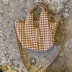 Zara väska  - Brunrandig väska från zara 