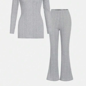 mjukis set - ett jätte gulligt mjukis set, är för litet och beställde fel storlek så säljer då den för kan ej lämna tillbaka, helt ny o prislappen sitter kvar